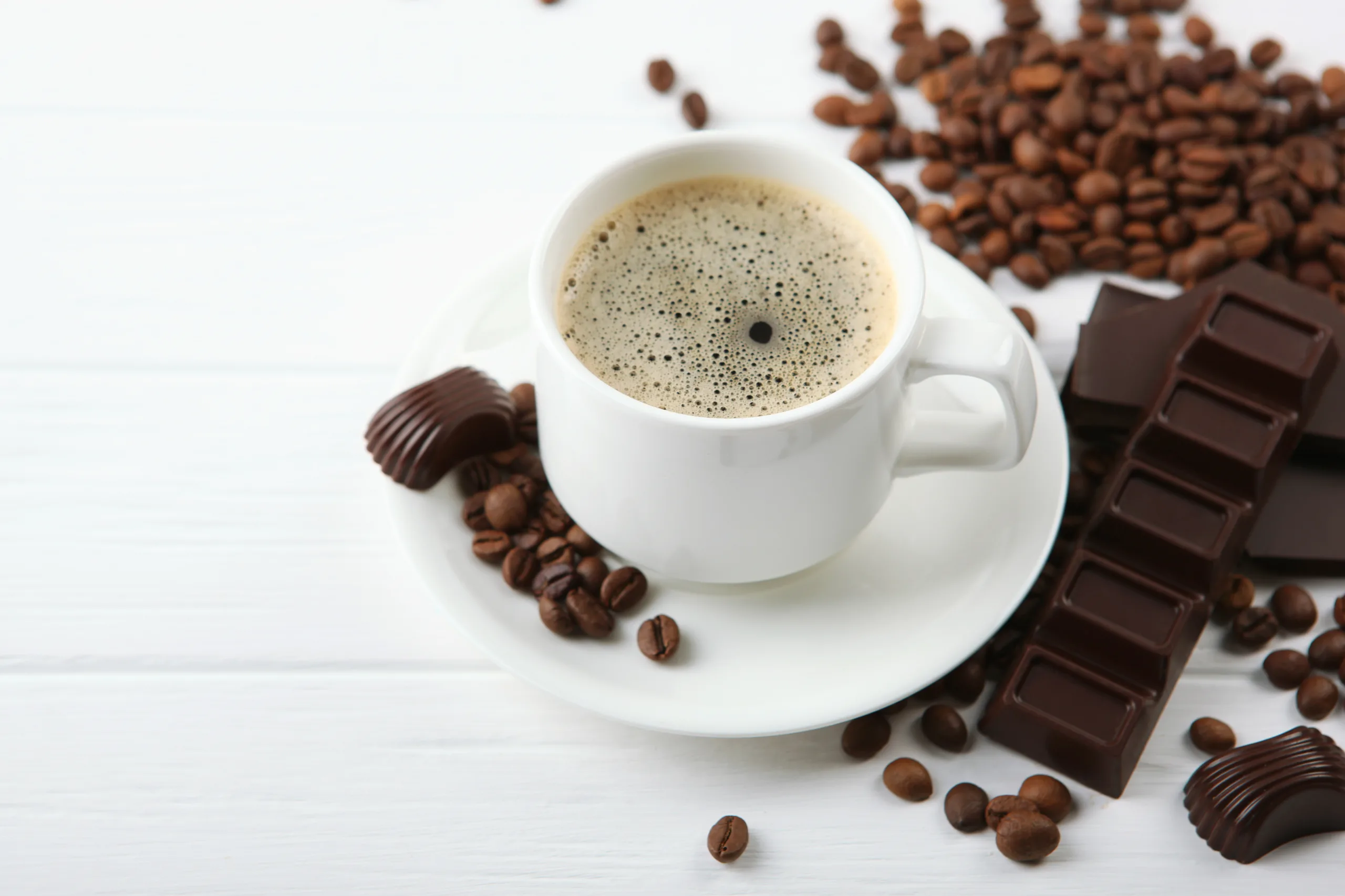 Xicara de café e chocolate