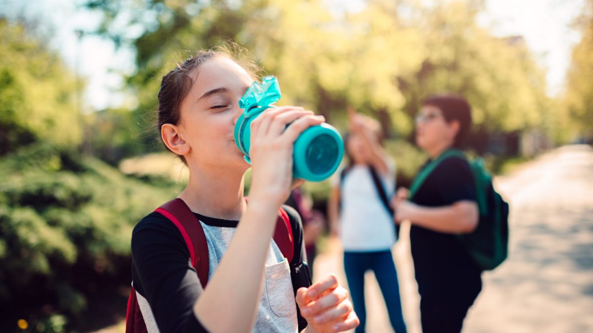 4 cuidados que as escolas devem ter com a água dos alunos